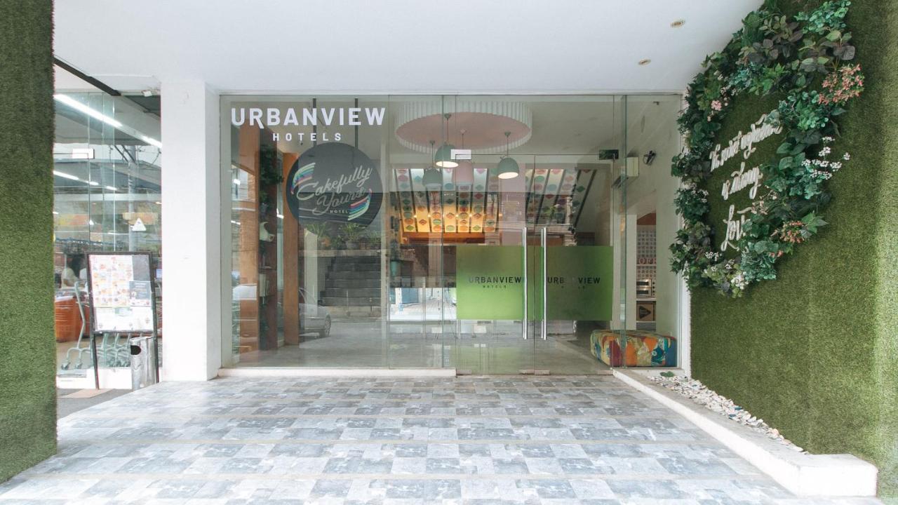 Urbanview At Lacson Street Bacolod City By Reddoorz Exterior photo